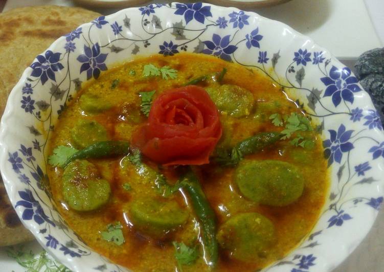 Award-winning Palak gatta curry