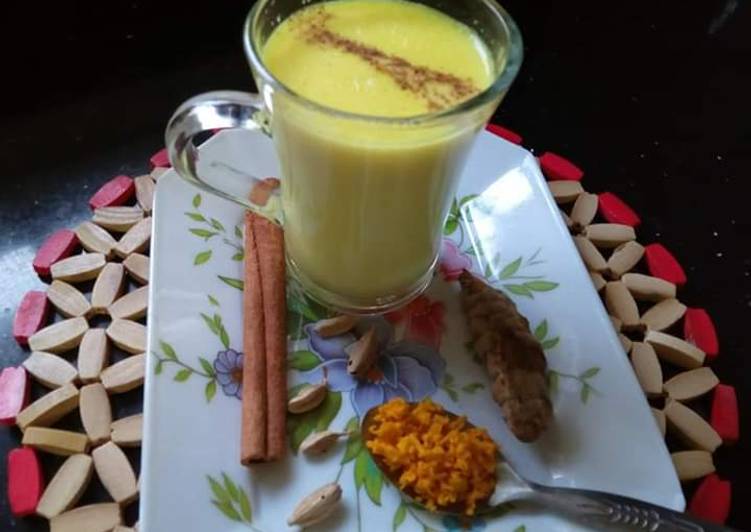 Steps to Make Award-winning Turmeric latte#themechallenge