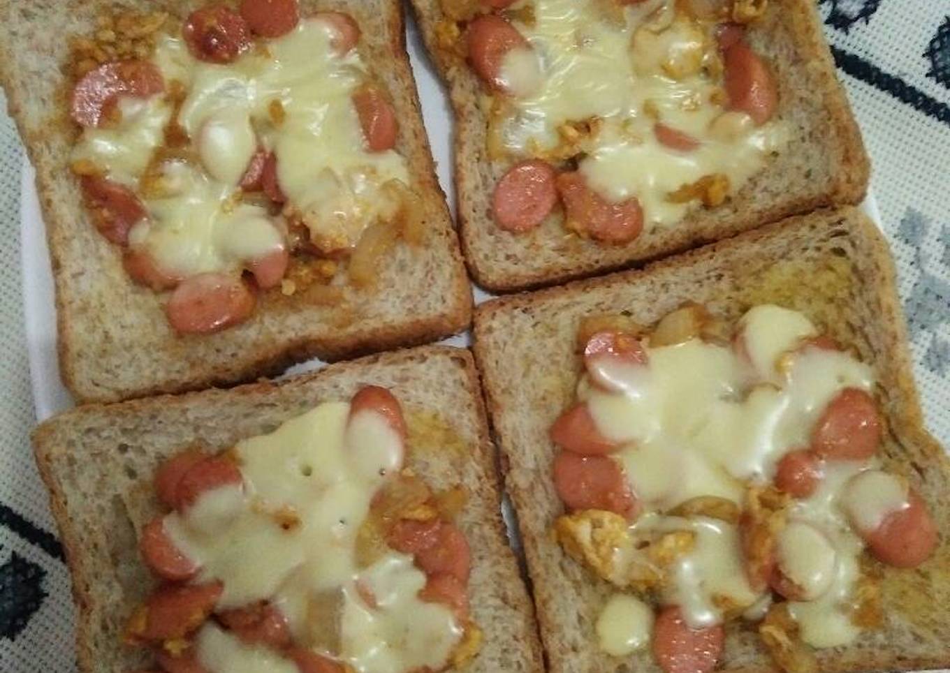 Roti panggang sosis