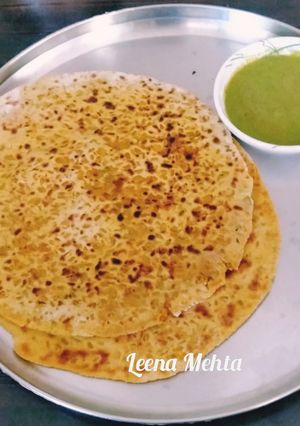 A picture of Daal Paratha.