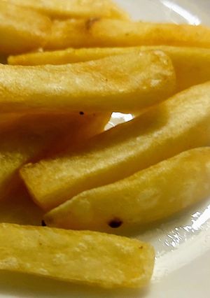 ফ্রেন্চ ফ্রাই (French fry recipe in Bengali) রেসিপির প্রধান ছবি