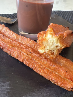 Una foto de Churros madrileños grandes