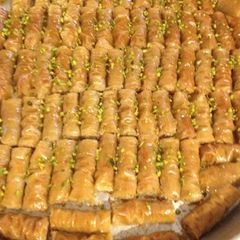 A picture of Lebanese Finger Baklava.