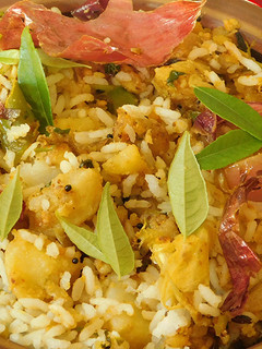 ஸ்பைசி ஹெர்பி உருளை கிழங்கு புலவ் (Spicy herbi urulaikilanku pulao recipe in tamil) செய்முறை முக்கிய புகைப்படம்