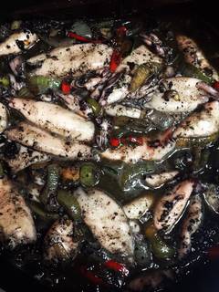 Resep Cumi Masak Hitam Simpel Banget oleh Amel - Cookpad