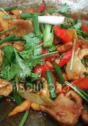 รูปของ ไก่ผัดเม็ดมะม่วง🐔🥜