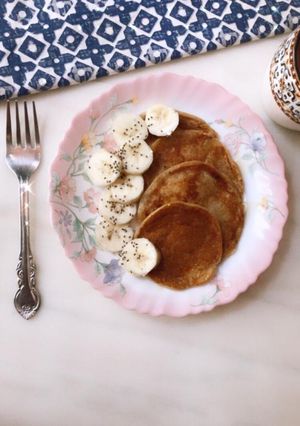 A picture of Banana oats pancakes.