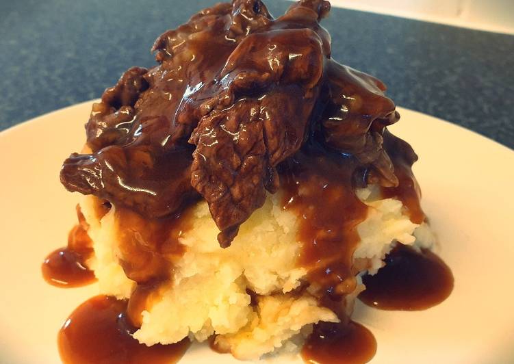 Recipe of Quick Creamy Mashed Potato with 5 hour Slow Cooked Beef &amp; Gravy