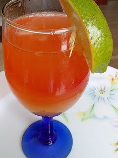 Una foto de Cóctel Tricolor