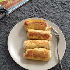 A picture of Roti Gulung Pisang Coklat.
