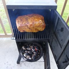 A picture of Lee's Hickory Smoked Pulled Pork.