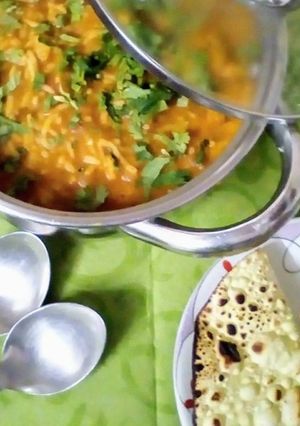 A picture of Daal khichdi.