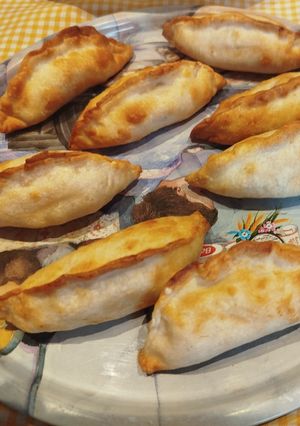 Una foto de Gyozas de piña con piñones y queso con obleas en Airfryer o sartén tu eliges