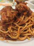 Spaghetti con tonno fresco