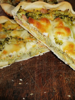 Una foto de Tartas de brócoli y queso 🥦