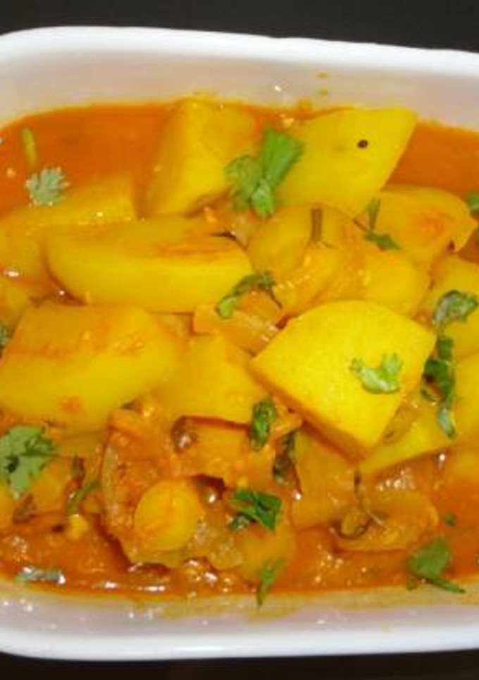 147 உருளைக்கிழங்கு & amp; கேரட் கறி செய்முறை முக்கிய புகைப்படம்