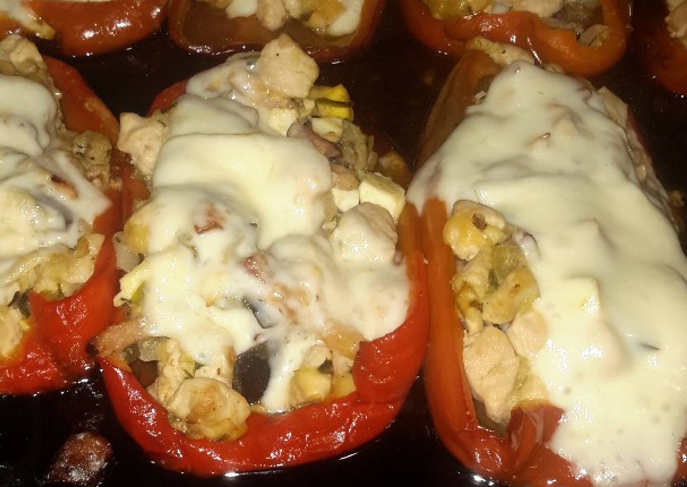 Pimientos rellenos con pollo y bacon