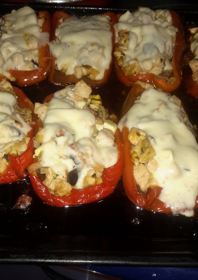 Una foto de Pimientos rellenos con pollo y bacon