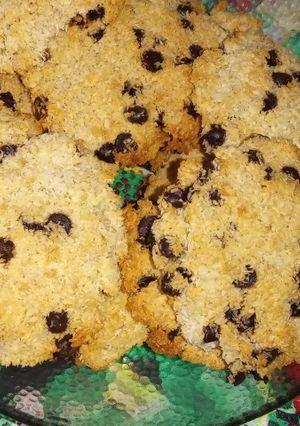 Una foto de Galletitas de coco rallado, avena y chip de chocolate saludables