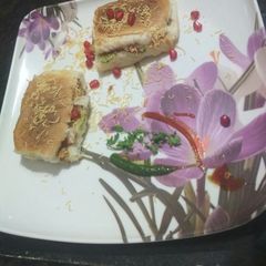 A picture of Kachchi dabeli.