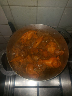 Una foto de Pollo guisado isleño
