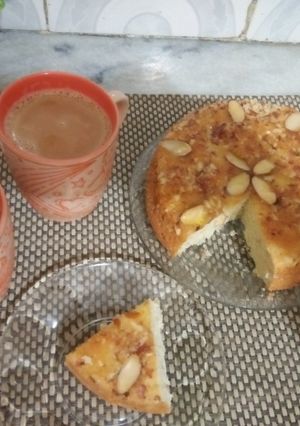 A picture of Almond honey cake with tea.