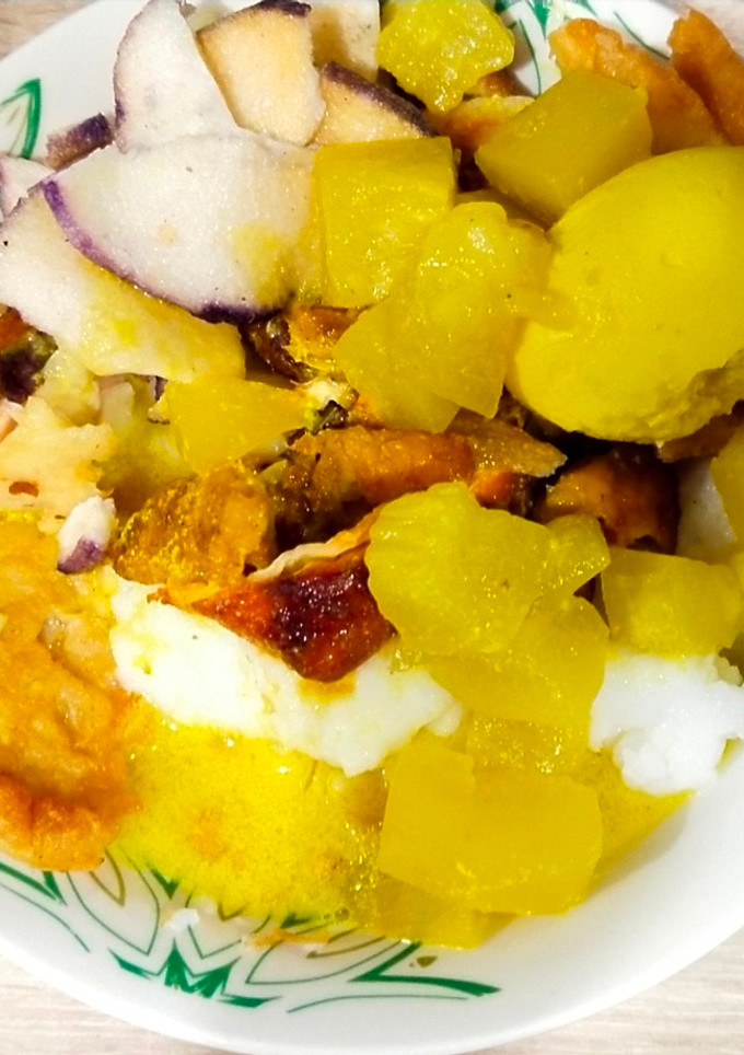 Foto resep Labu Air Kuah Kuning dengan Lontong