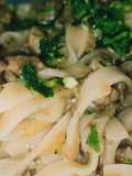 Tagliatelles con polvo de setas, especiado
