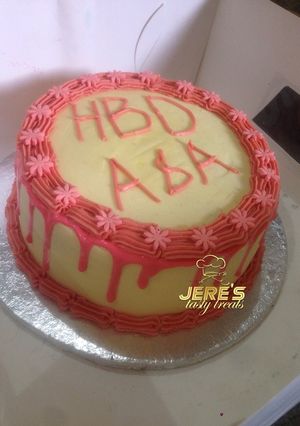 A picture of Vanilla cake with butter cream.