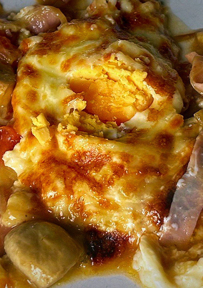 Una foto de Huevos en salsa bretona