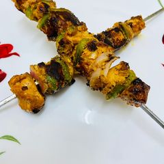 A picture of Chicken tikka.