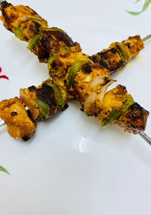 A picture of Chicken tikka.
