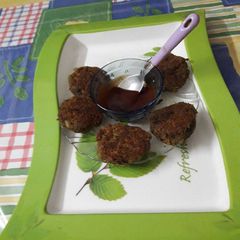 A picture of Black gram (kala chana) & green moong sprout kabab.