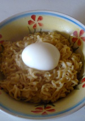 A picture of Noodles and egg.