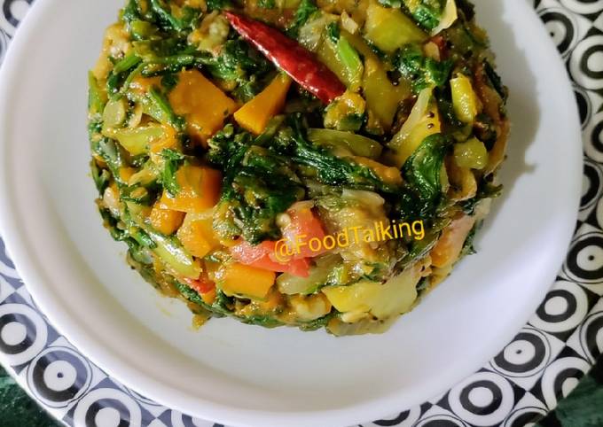 Palak, Veggies Dry Curry Recipe by Dr.Madhumita Mishra - Cookpad