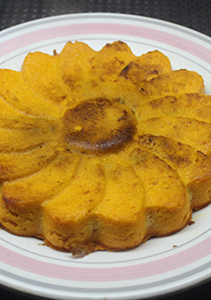 Una foto de Tarta de zanahoria rellena de Boloñesa