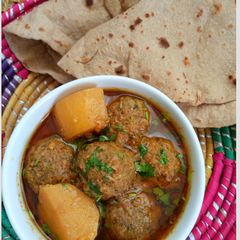 A picture of Aloo Koftay.