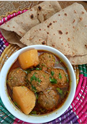 A picture of Aloo Koftay.