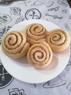 Una foto de Rollitos de canela o cinnamon rolls🤤