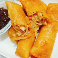 A picture of Crispy spaghetti 🍝 spring rolls.
