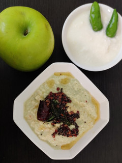 தயிர் பச்சை ஆப்பிள் தேங்காய் சட்னி (Curd Green Apple Chutney) செய்முறை முக்கிய புகைப்படம்