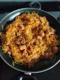 Fideos con salchichas frescas de cerdo y pavo
