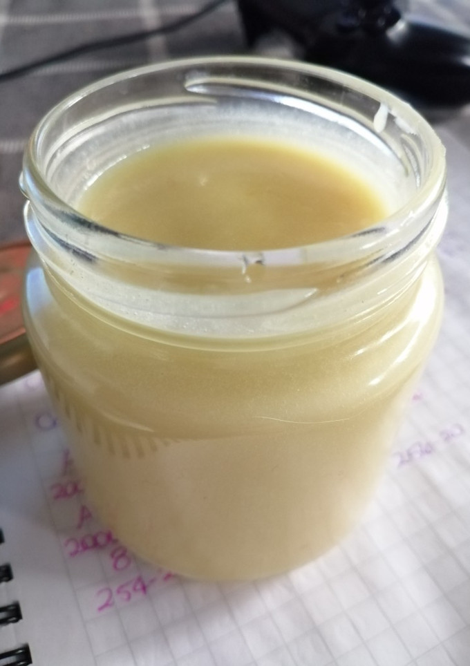 Una foto de Leche condensada Casera