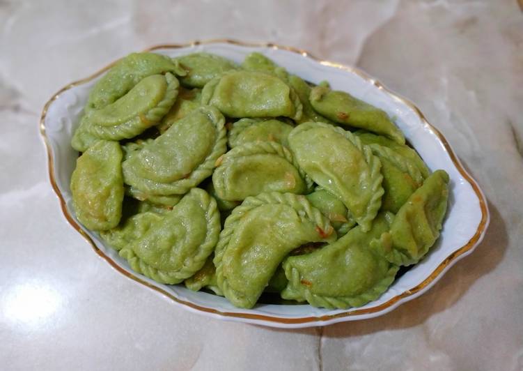 Шпинатные вареники с картошкой