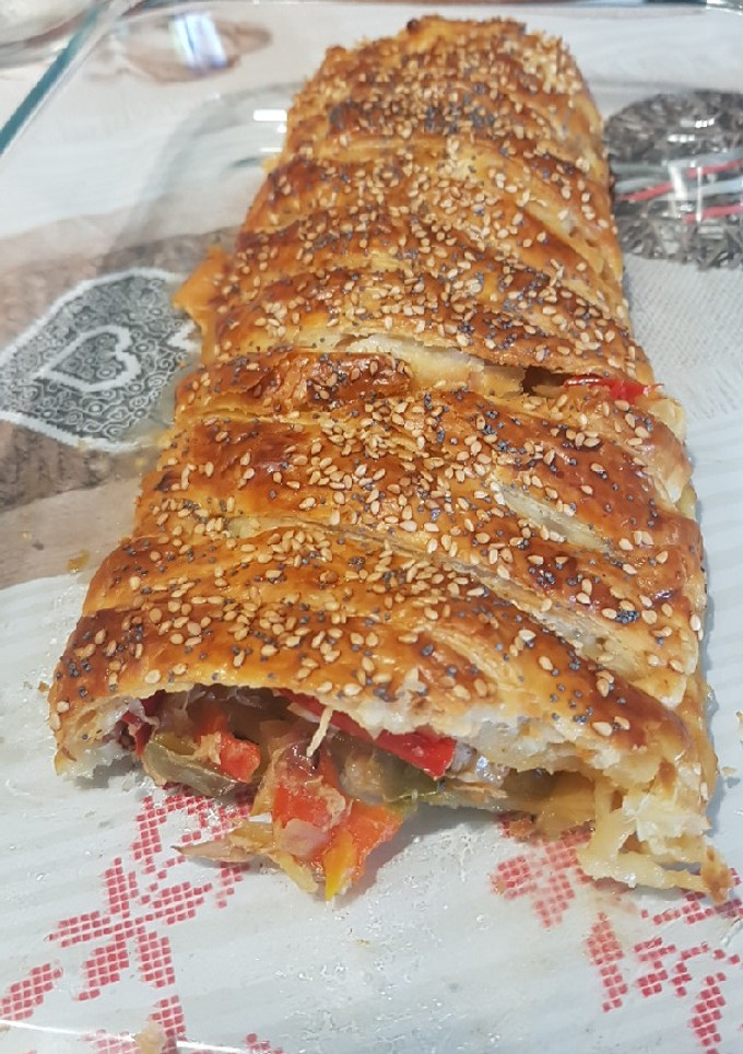 Una foto de Trenza de hojaldre con pollo