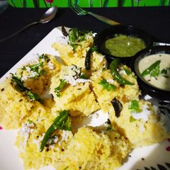 A picture of Khamon Dhokla.