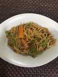 વેજ. હક્કા નૂડલ્સ (Veg. Hakka Noodles Recipe In Gujarati)