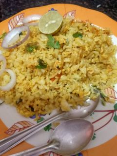 फ्राइड राइस विद एग भुर्जी (fried rice with egg bhurji recipe in hindi) रेसिपी मुख्य फोटो