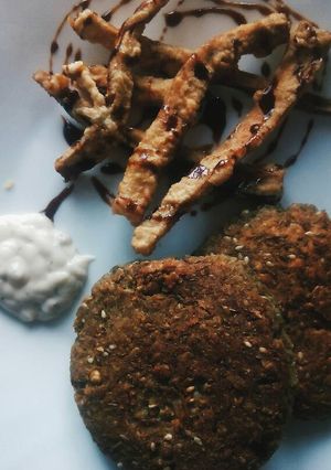 Una foto de Hamburguesas veganas con berenjena en tempura
