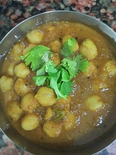 છોલે(Chole Recipe in Gujarati) રેસીપી મુખ્ય ફોટો